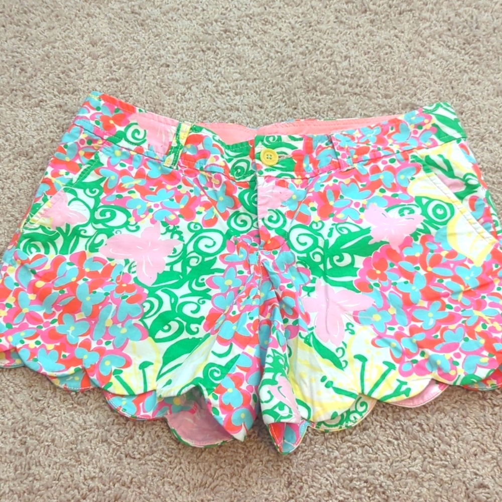 Lilly Pulitzer Shorts (floral scallop)